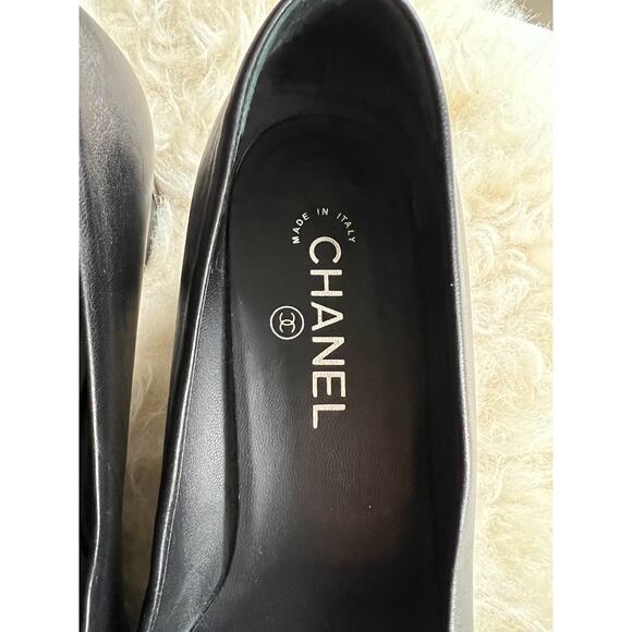 Chanel Classic Mid-Height Cap Toe Pointy Chunky Heels - Picture 13 of 16